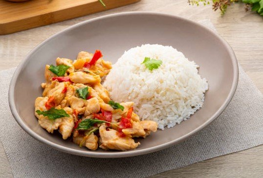 ຜັດກະເພົາໝູ Stir fried rice 덮밥